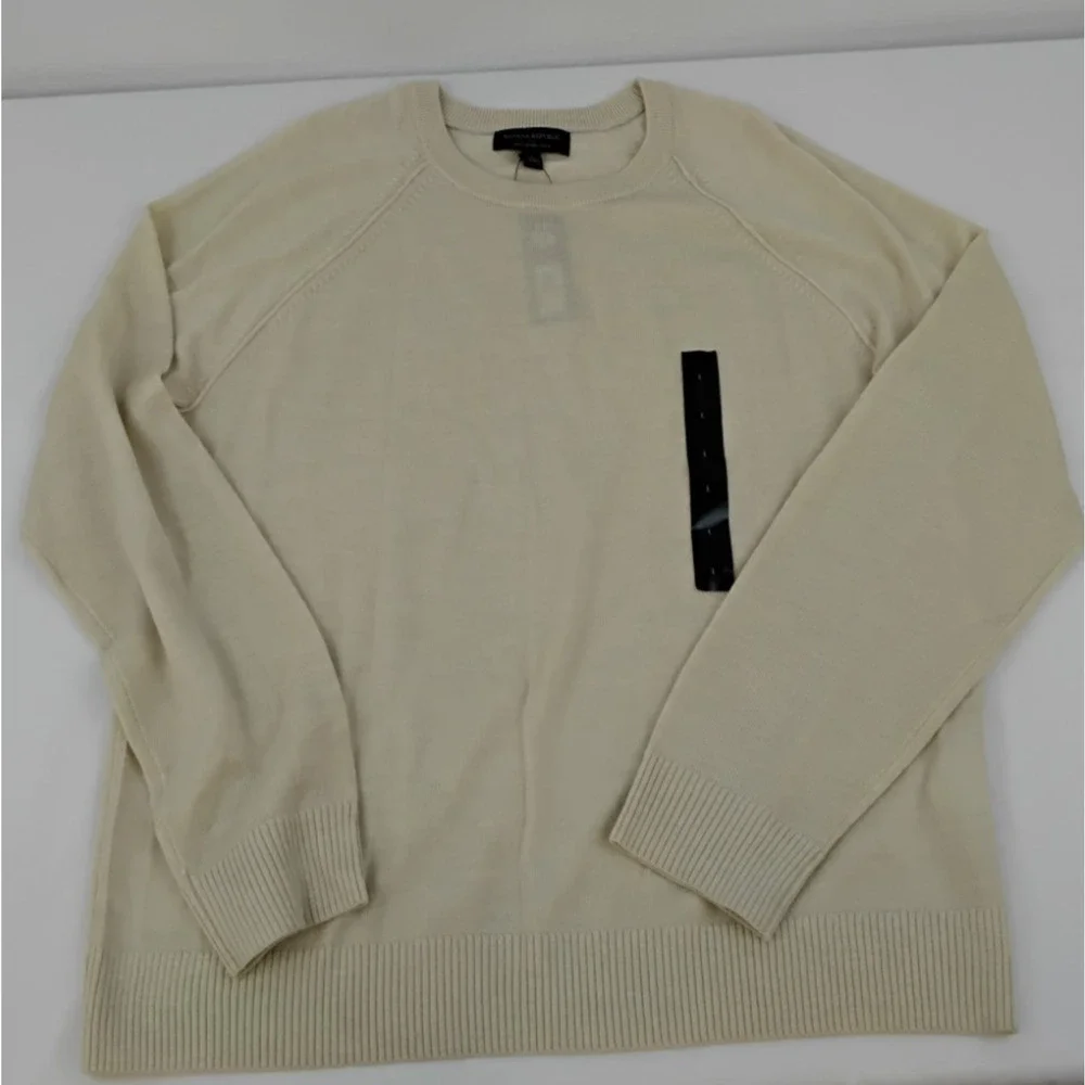 Banana Republic 100% Merino Wool Sweater Men's L Cream Crew Neck NWT #J5084